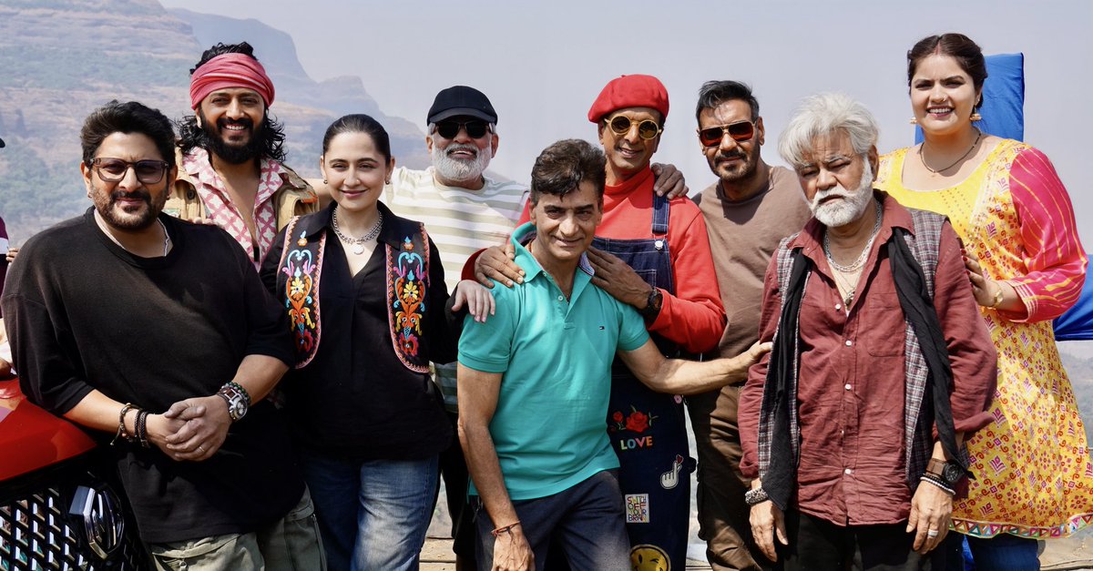 taran_adarsh's tweet photo. AJAY DEVGN - RITEISH DESHMUKH - ARSHAD WARSI - JAAVED JAAFERI: 'DHAMAAL 4' ON EID 2026... #Dhamaal4 – one of the most beloved comedy franchises – has locked its release date: #Eid2026.
The cast features #AjayDevgn, #RiteishDeshmukh, #ArshadWarsi, #JaavedJaaferi, #SanjayMishra, #SanjeedaShaikh, #AnjaliAnand, #VijayPatkar, #UpendraLimaye and #RaviKishan.
Directed by #IndraKumar... Produced by #AjayDevgn, #BhushanKumar, #KrishanKumar, #AshokThakeria, #IndraKumar, #AnandPandit and #KumarMangatPathak.
Written by #BalvinderSinghSuri, #ParitoshPainter and #BuntyRathore.