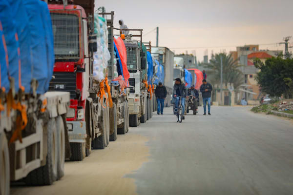 all_israel_news's tweet image. Israel agrees to increase number of Gaza aid distribution zones as food stores expected to run out ow.ly/KKun106952u

#Israel #GazaAid #HumanitarianRelief #FoodSecurity #GazaStrip #AidDistribution #MiddleEastCrisis #GazaHumanitarianFund