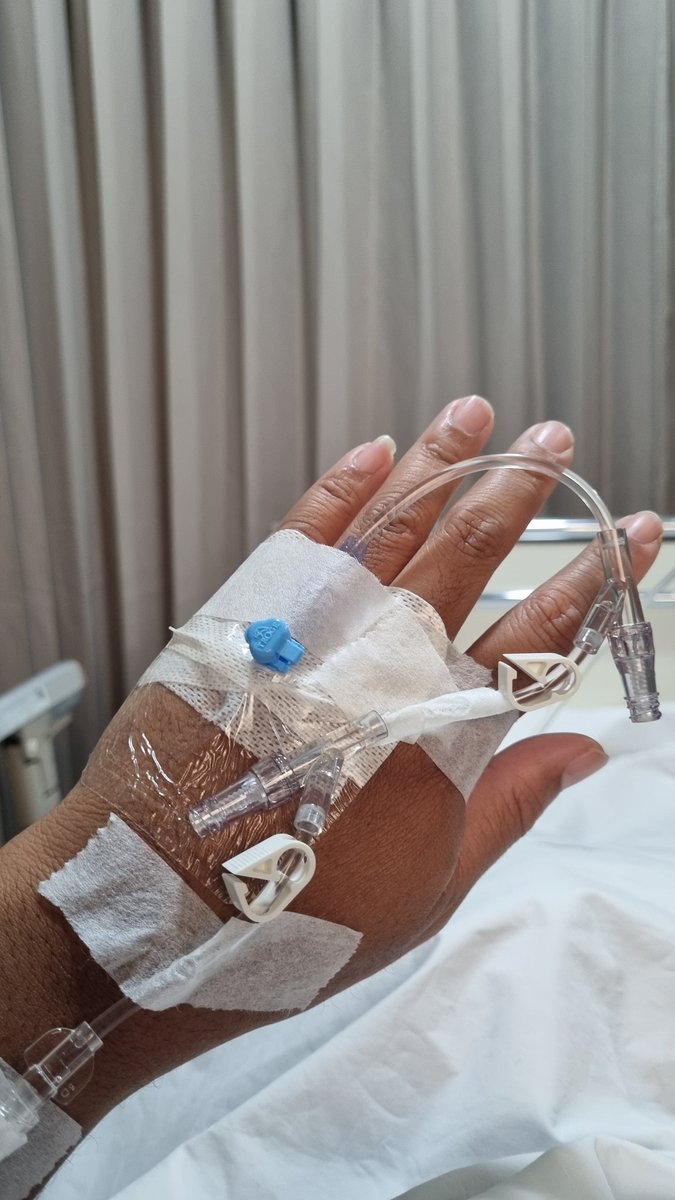 djparno's tweet photo. Di Observasi di IGD.
Takut2 berubah jadi zombie. https://t.co/n3qxiLrnTs