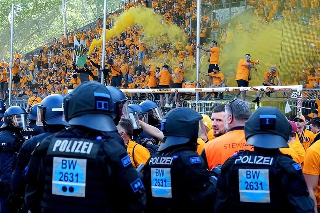 ultras1899_'s tweet image. Waldhof Mannheim - Dynamo Dresde : parcage #DynamoDresden #SGD #KBlock #UltrasDynamo #SGD #ultras #sgd1953 3. Liga (10.05.25)