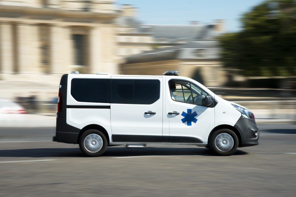 Gendarmerie nationale (@gendarmerie) on Twitter photo #CartonRouge 🚨 La <a href="/gendarmerie030/">Gendarmerie du Gard</a> intercepte le conducteur d’une #ambulance qui circulait dans une voie de bus :
❌ Positif à la cocaïne
❌ Patient non surveillé (seul à l'arrière 😱)
❌ Transport non conforme
Garde à vue, permis suspendu et convocation au tribunal ! #CartonRouge 🚨 La <a href="/gendarmerie030/">Gendarmerie du Gard</a> intercepte le conducteur d’une #ambulance qui circulait dans une voie de bus :
❌ Positif à la cocaïne
❌ Patient non surveillé (seul à l'arrière 😱)
❌ Transport non conforme
Garde à vue, permis suspendu et convocation au tribunal !