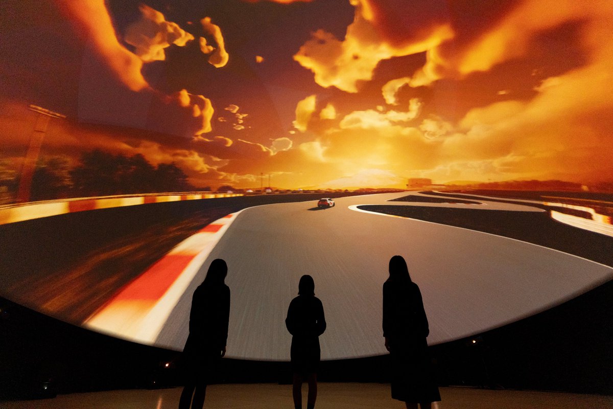 thinkandsense's tweet photo. 【没入×爆音×興奮】
モータースポーツを“体感”する未来のレース体験が帰ってくる！

『DIVE into RACING』 
🌙DJスパーク登場のナイトタイム
🌟禅×光のリラックスチルタイム も追加！

5/31(土)〜6/1(日) 開催
「オーバーナイトフェス #FUJI24H 」
@富士スピードウェイにて展示🚗
ぜひご体感ください！ https://t.co/1XfPBIDjo0
