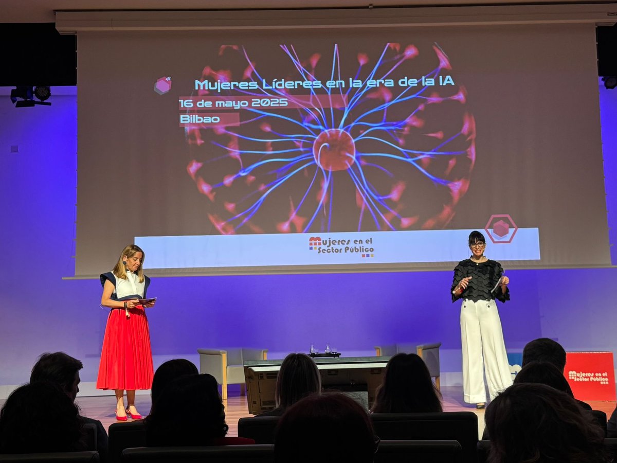 Chiara Camaron y Beatriz Fonseca, #SociasMSP, presentan el #CongresoMSP25 dando la bienvenida a las más de 350 mujeres presentes y a las casi 200 inscritas en on line
¡Comenzamos!