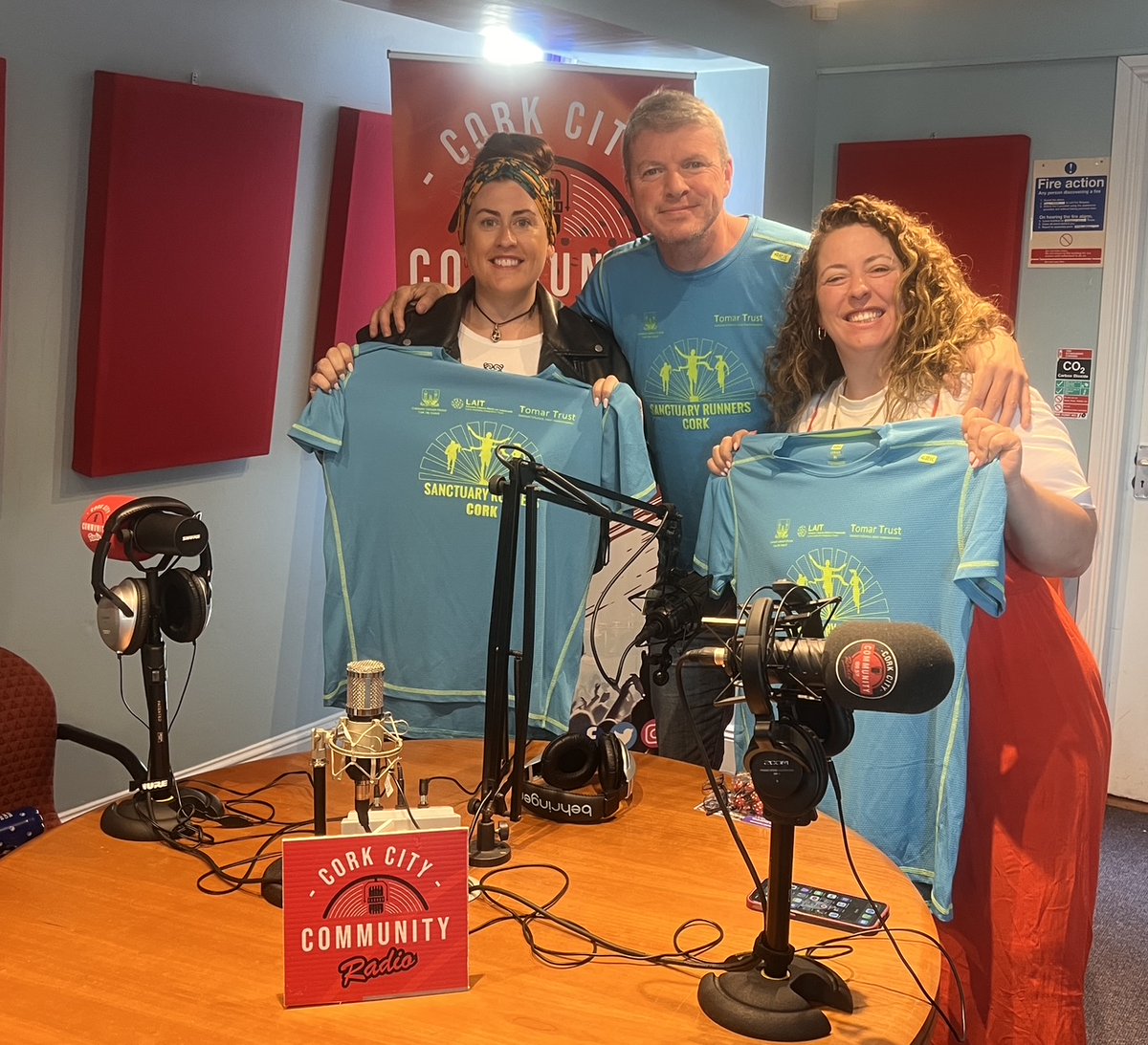 Sanctuary Runners Ireland (@sanctuaryrunner) on Twitter photo ๐ด Graham in Cork loved chatting to Victoria & Natalie on 'The People Effect' at <a href="/CorkCity_Radio/">Cork City Community Radio</a> about all things Sanctuary Runners, the story behind the movement & the upcoming <a href="/TheCorkMarathon/">Cork City Marathon</a> on June 1st!
Our chat airs tomorrow morning! #Solidarity #Respect
<a href="/corkcitycouncil/">Cork City Council</a> ๐ด Graham in Cork loved chatting to Victoria & Natalie on 'The People Effect' at <a href="/CorkCity_Radio/">Cork City Community Radio</a> about all things Sanctuary Runners, the story behind the movement & the upcoming <a href="/TheCorkMarathon/">Cork City Marathon</a> on June 1st!
Our chat airs tomorrow morning! #Solidarity #Respect
<a href="/corkcitycouncil/">Cork City Council</a>