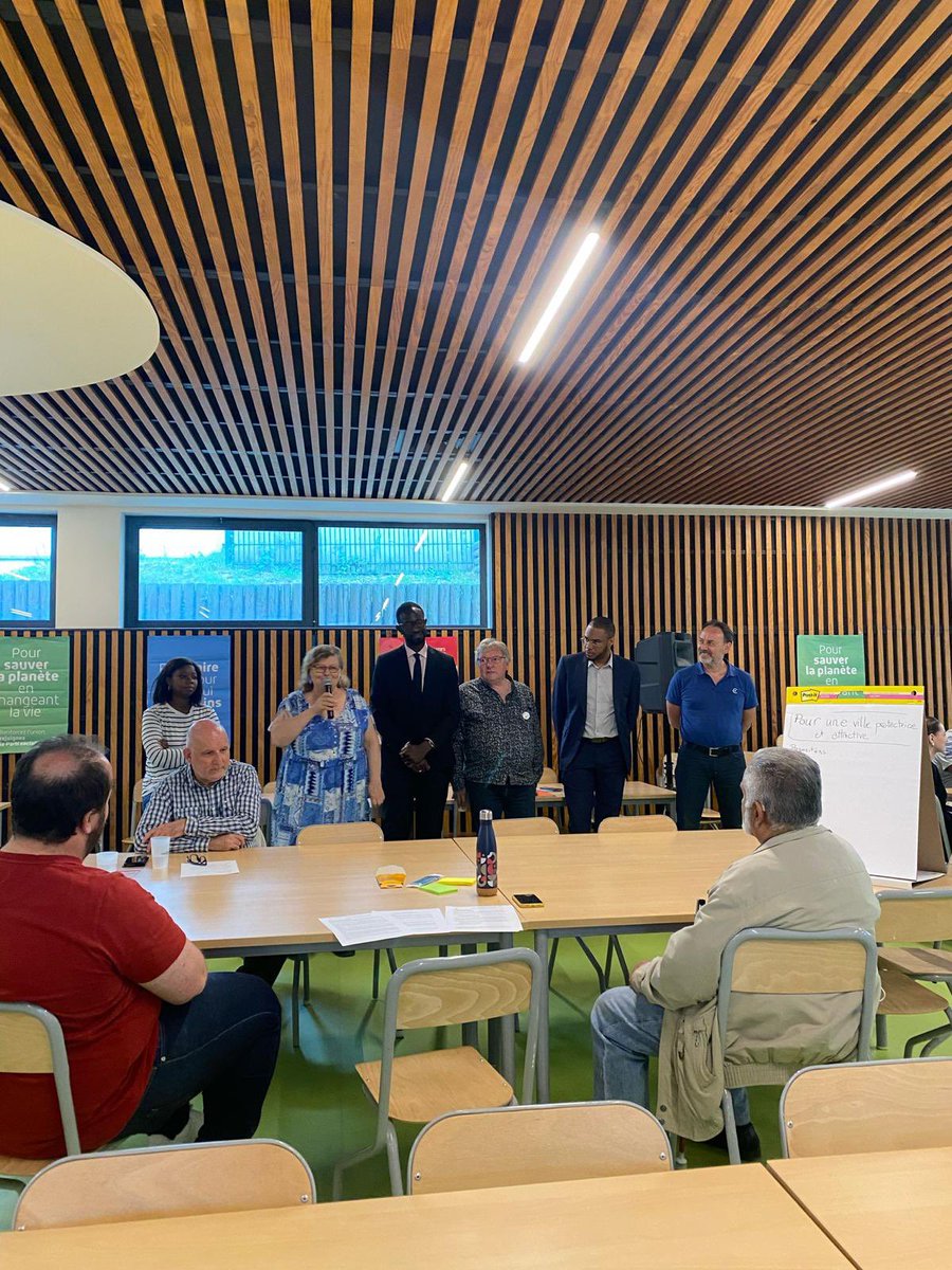 📢 Lancement des Ateliers participatifs #NotreColombes2035 !

💬 Ensemble, nous dessinons le #Colombes de demain.
À partir de vos vécus, vos idées, vos expertises.

Déjà +150 réponses à l’enquête en ligne !
Participez : notrecolombes2035.fr

La ville désirable prend forme 🚀