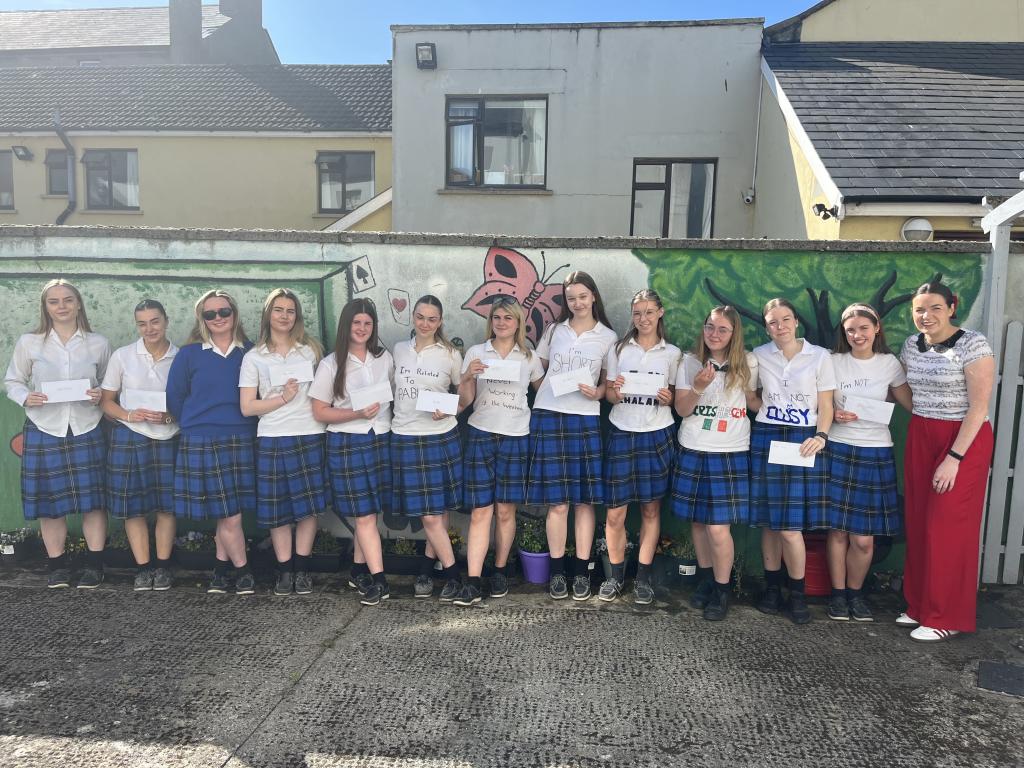 6th year students receiving their letters they wrote to their future selves back in 2020 when they were in First Year from their former 1B tutor Ms Hickey. The girls had a great laugh reading back through their trials and troubles at the time and their hopes for the future.