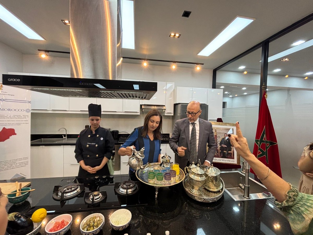 AmbMorBkk's tweet photo. I was honored to present #Morocco's rich culinary and gastronomic heritage as a key element of 🇲🇦 soft power at Mrs. Balbir’s cooking school https://t.co/bYt0iAMFCS