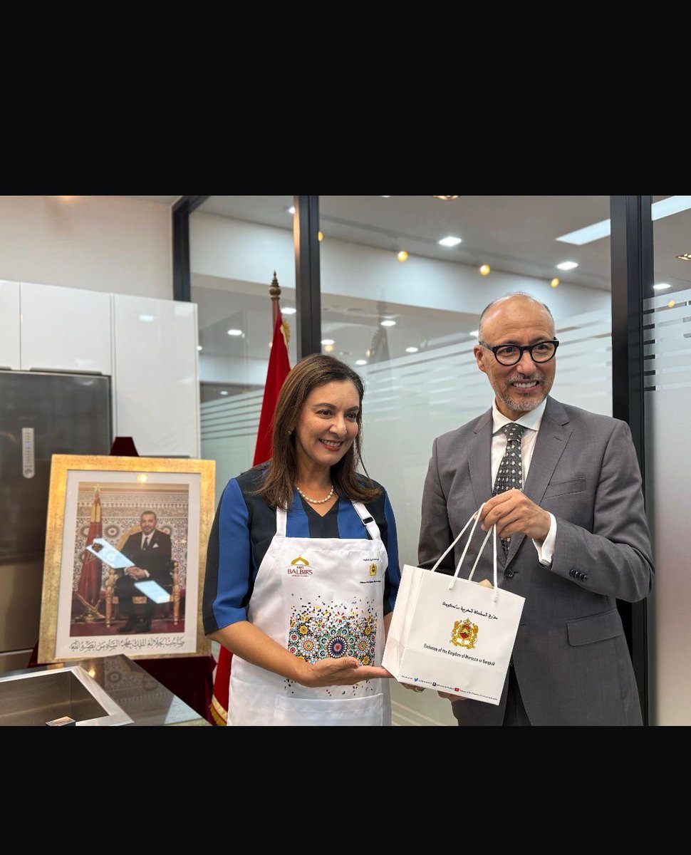 AmbMorBkk's tweet photo. I was honored to present #Morocco's rich culinary and gastronomic heritage as a key element of 🇲🇦 soft power at Mrs. Balbir’s cooking school https://t.co/bYt0iAMFCS