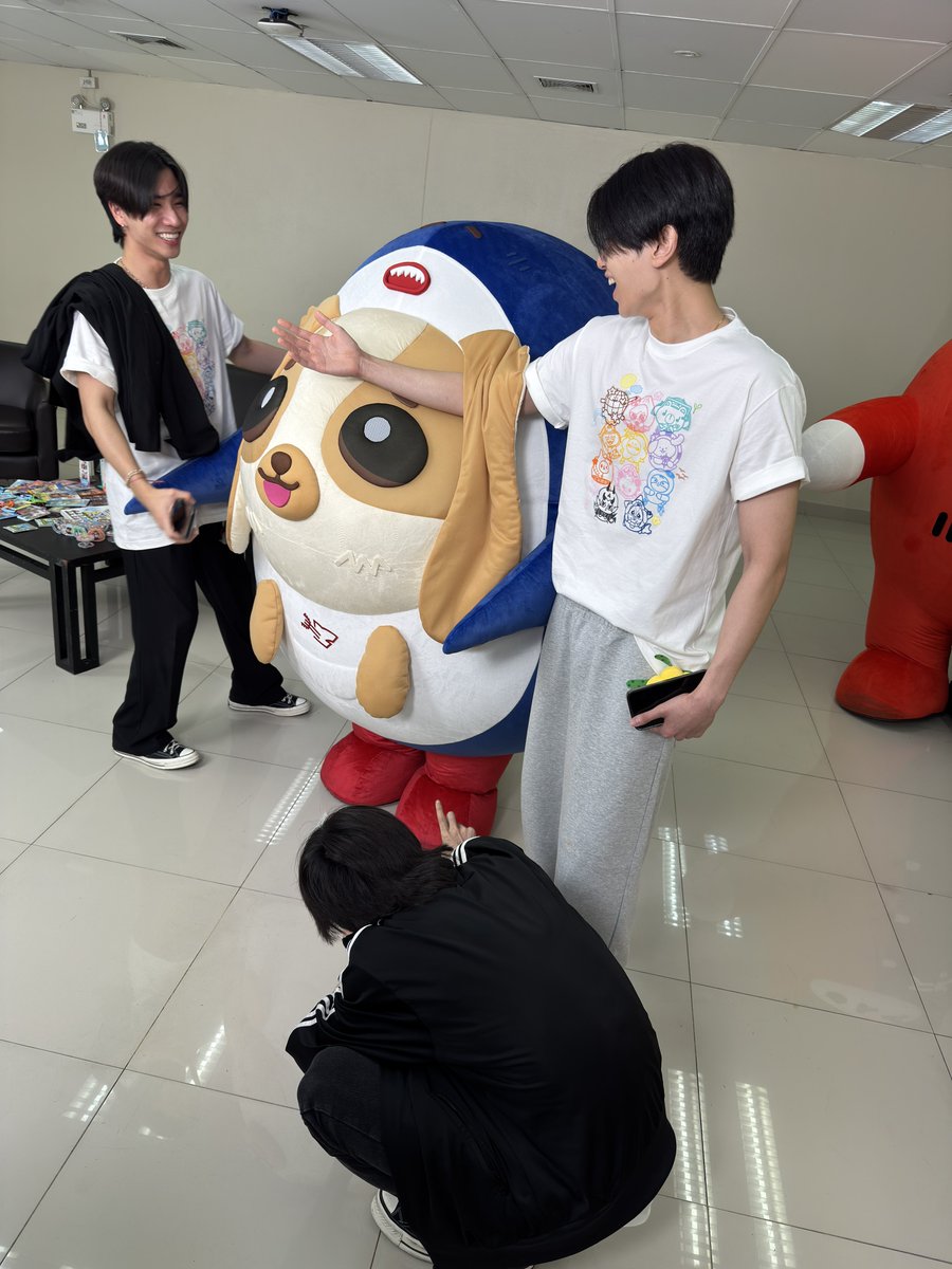 EstRvp's tweet photo. ครอบครัวสุขสันต์ https://t.co/iSiLuFXHkq