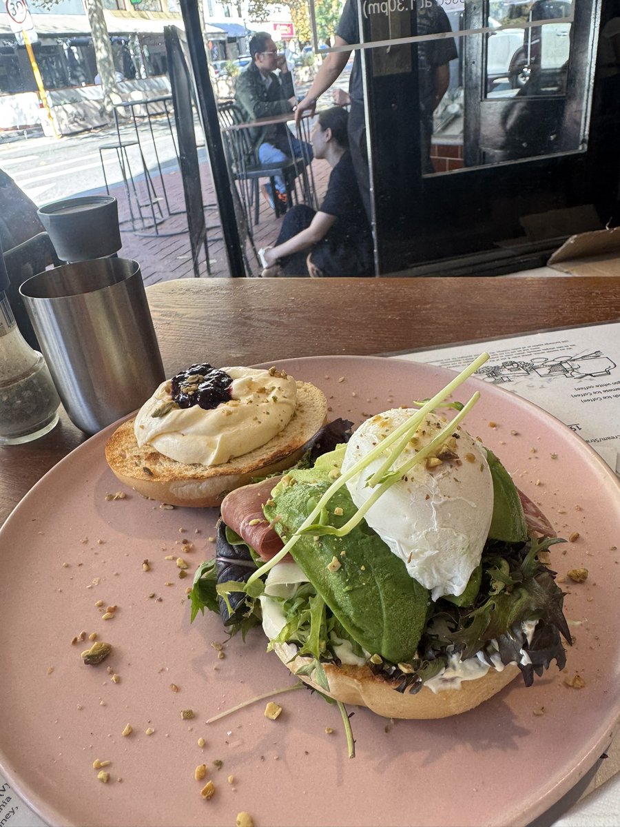 Last few tickets for my Perth show tonight! Come thru. Photo of my lunch for attention 

premier.ticketek.com.au/shows/show.asp…