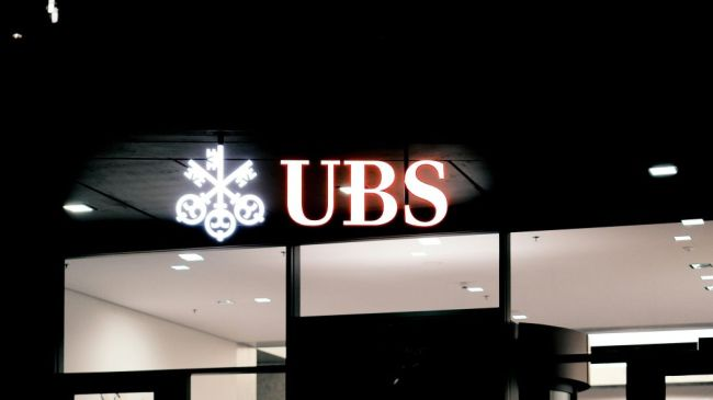 «You need to do this»: Wie die UBS den Verkauf von hochspekulativen Devisen-Derivaten pushte 
tippinpoint.ch/artikel/78064/…