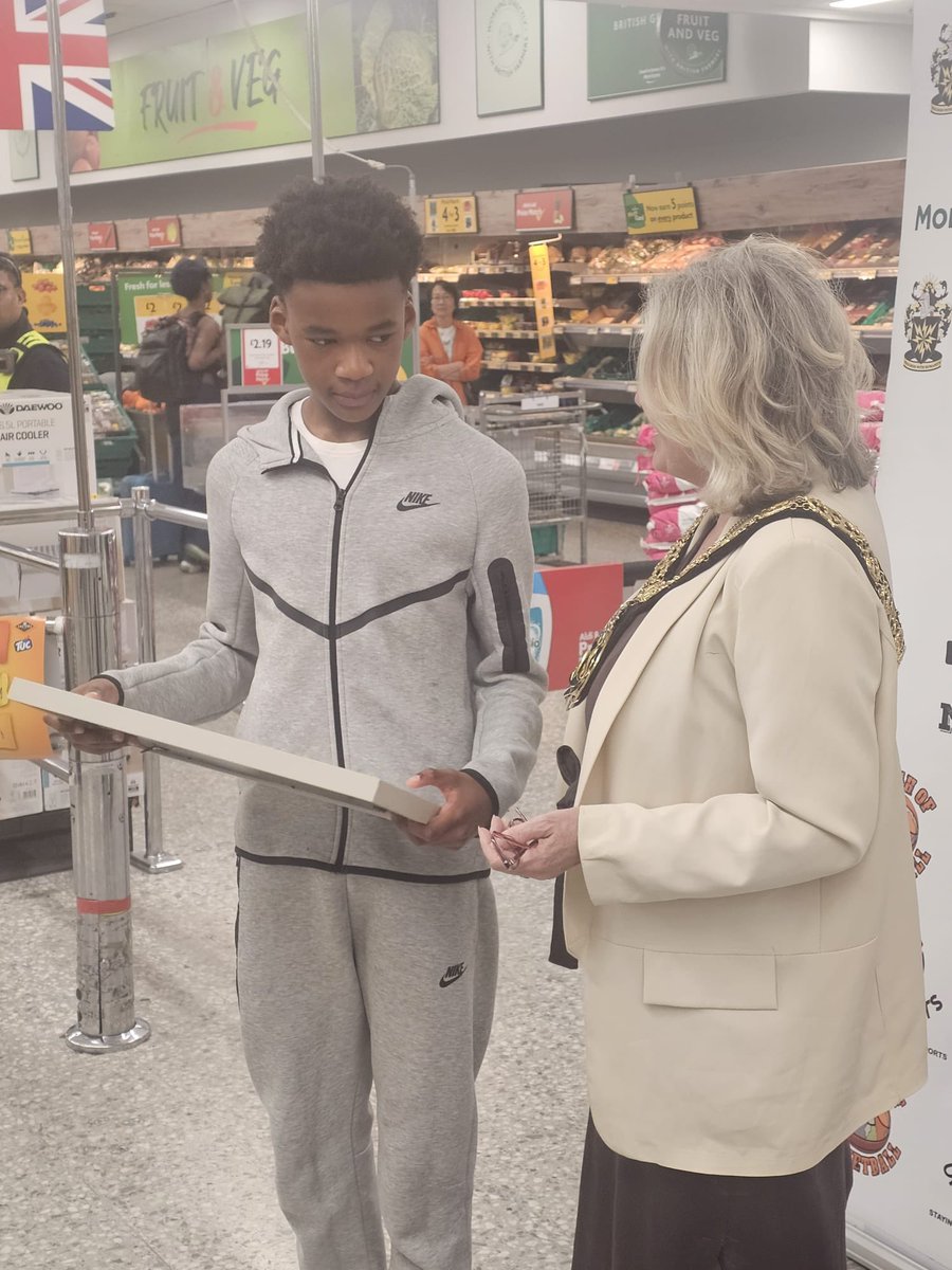 Zari received a Morrison’s hamper and voucher in my last Borough of basketball awards. Zari certainly deserved the recognition. Thank you Dorothy and Jason for making this happen.