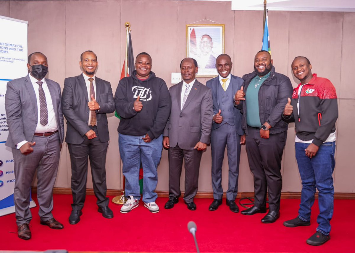 honkabogo's tweet photo. As we expand our digital infrastructure and enhance digital skilling, we aim to ensure Kenyans utilise the  opportunities created.

I met with the ESports Kenya Federation officials who paid me a courtesy call.

I am impressed with how they are using their skills on digital platforms to tap onto opportunities in this sector.

The global gaming industry is valued at 190 billion US dollars, with Kenya Video gaming market valued at 114 Million US dollars as 2024.