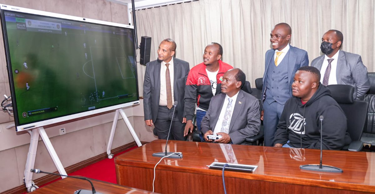 honkabogo's tweet photo. As we expand our digital infrastructure and enhance digital skilling, we aim to ensure Kenyans utilise the  opportunities created.

I met with the ESports Kenya Federation officials who paid me a courtesy call.

I am impressed with how they are using their skills on digital platforms to tap onto opportunities in this sector.

The global gaming industry is valued at 190 billion US dollars, with Kenya Video gaming market valued at 114 Million US dollars as 2024.