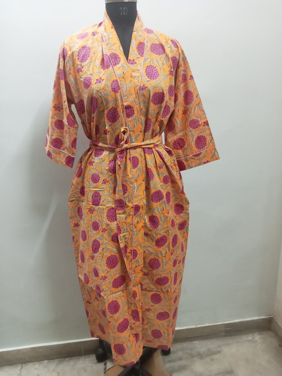 blockprinting01's tweet photo. #cottonkimono #handmaderobe #blockprintkimono #summernightwear
#japaneserobe #freesizerobe #giftforher. https://t.co/jBTzETPcpe