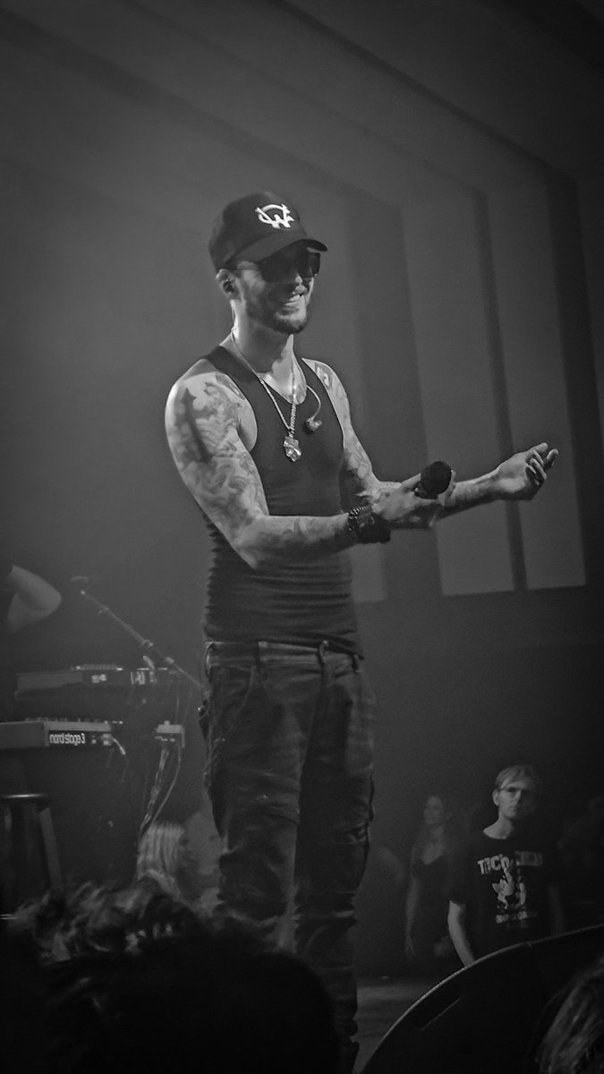 FlawedAliens's tweet photo. @ChrisWebby Thank you for putting on the best shows. I will continue to go to every show in Alberta.  Webby shows are my happy place https://t.co/ifehsiexZu