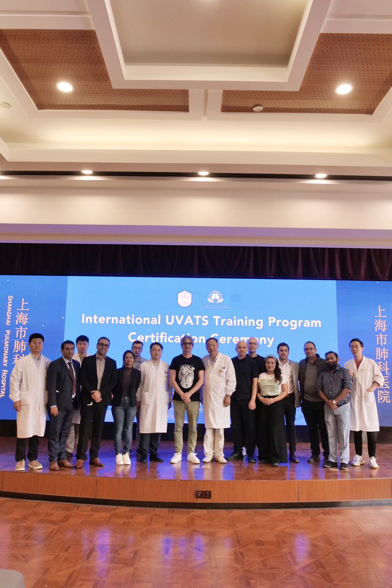 dgonzalezrivas's tweet photo. The 49th Uniportal VATS and RATS training course finished. There were 2 intensive weeks at Shanghai Pulmonary hospital training 14 surgeons coming from 4 continents. Lectures every day, wetlab and an average of 140 lung  resections per day. Next edition in July https://t.co/3nwGrtyS4w