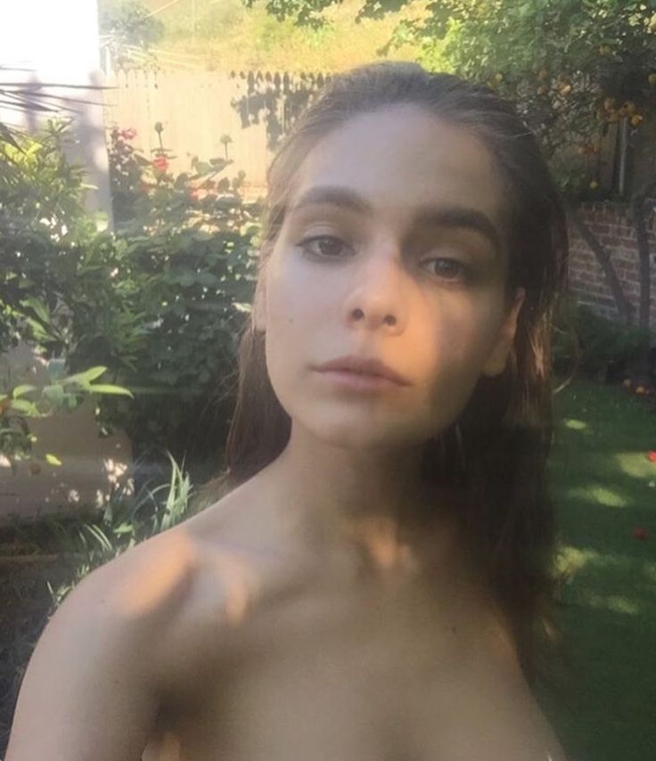OFXWESSEX's tweet photo. ——
           Good morrow from your pregnant little mess .
              (Peanut has not made her feel sick *yet) https://t.co/7CuiyuOeUd