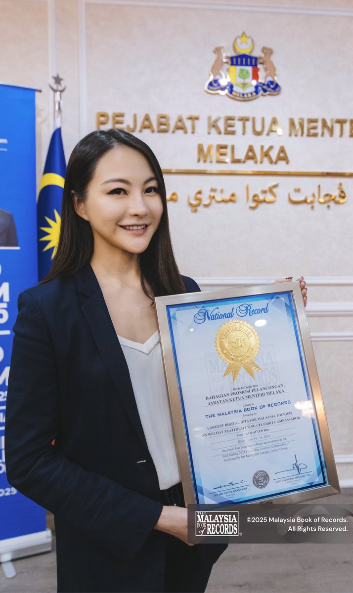 Jersey_Chong's tweet photo. Huge thanks to the Malaysia Book of Records for honoring us with the title of “Largest Digital Hits for Malaysia Tourism on the WeChat Platform Using a Celebrity Ambassador.”

🌟 “Fan Bingbing” and “Melaka”achieved an incredible 1.53 billion clicks on WeChat in just 3 days! https://t.co/ra80JidDpI