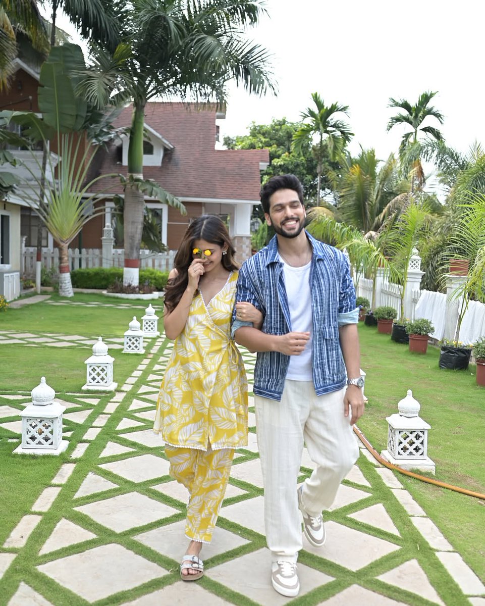 Can see them walking down the aisle like this one day 🫠🩷

#SaiShi . #ShivangiKhedkar . #SaiKetanRao