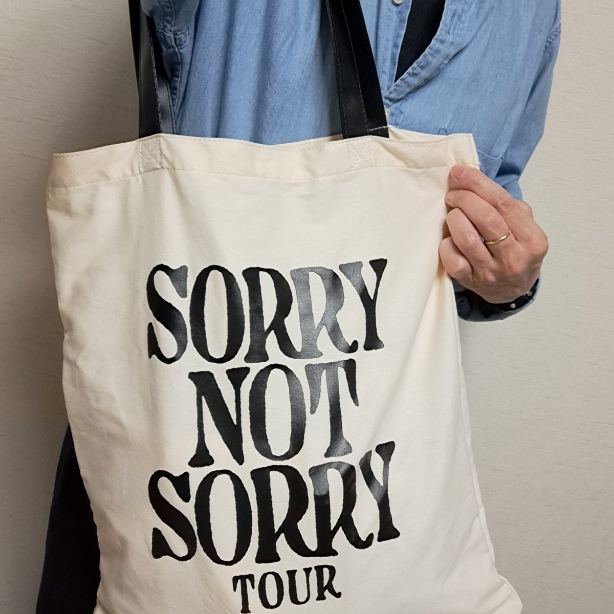 WANIMAのライブで買ったトートバッグ👜 早速使う～ めっちゃいい感じ