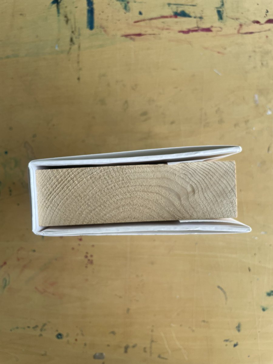 ___karty's tweet photo. これは本を作る課題で作った1ページの本 https://t.co/7PYW4eNWZQ