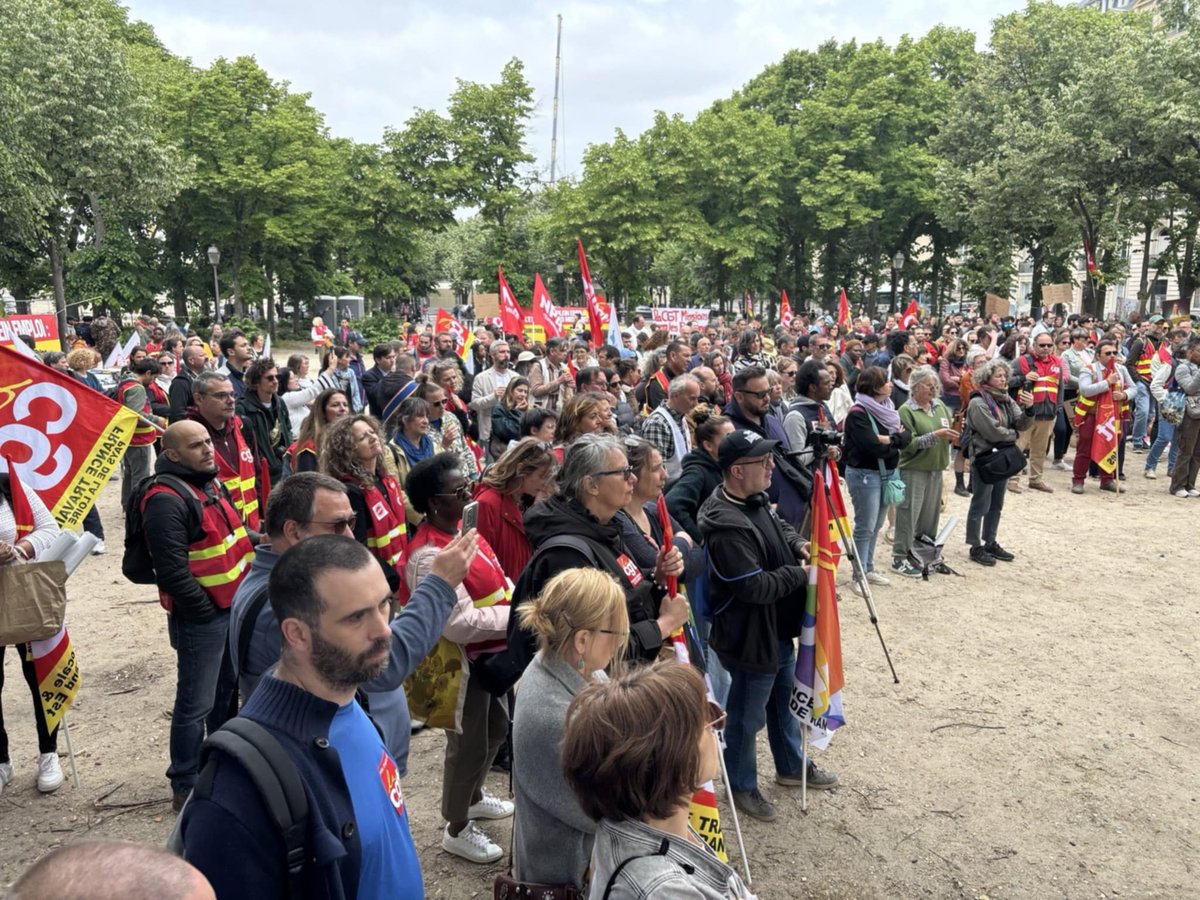 CGTMLHDF's tweet photo. Notre syndicat a rejoint Paris et les camarades des Missions Locales de toute la France pour revendiquer l'abrogation de la Loi pour le Plein Emploi.

Une mobilisation réussie grâce aux nombreux participants motivés et concernés par les désastres de cette Loi liberticide. ✊ https://t.co/XJ6eridugR