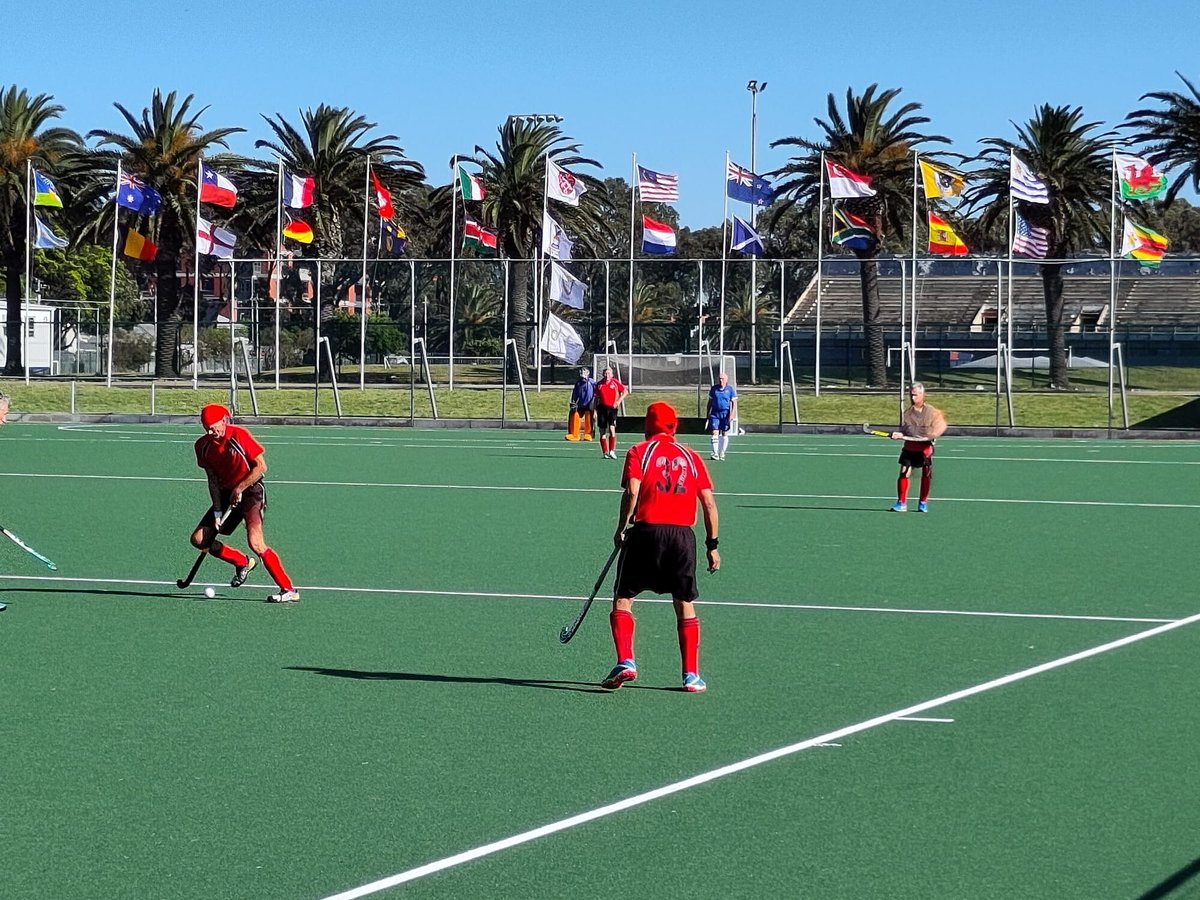 Another action-packed weekend for Welsh Masters teams!🏑

Pob lwc to those in Swansea, competing in the Men's Club Masters this weekend! And pob lwc to Wales Men's O60s, O65s, O70s and O75s who head to Cork, Ireland for the Four Nations tournament!👏