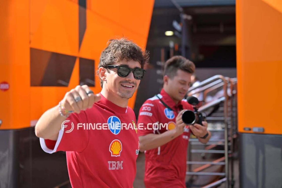 F1ingenerale_'s tweet photo. Un sorridente Charles Leclerc torna nel paddock di Imola dopo aver saltato il media day per motivi di salute.
#f1ingenerale #f1 #f12025 #f1news #formula1 #formula1news #formulaone #CharlesLeclerc #ImolaGP #ScuderiaFerrari #skysport #skysportf1 #skymotor… https://t.co/syai9u7NGY https://t.co/0C4kicQtYR
