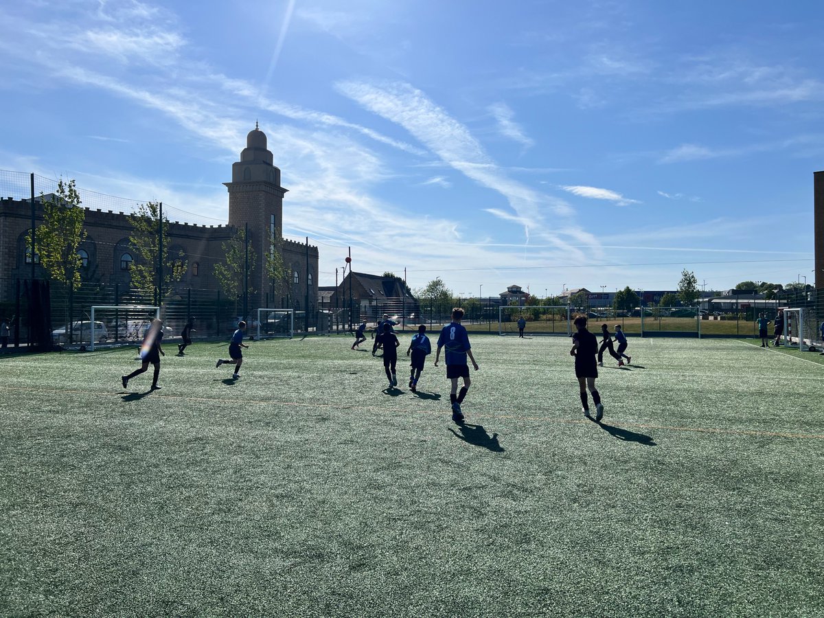 Yesterday the Year 8 football team hosted a 12-1 victory against Appleton Academy. The boys showed high levels of ambition and competitive spirit.
#ambition #teamwork.