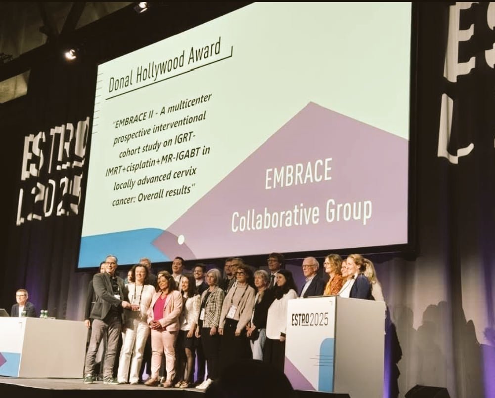 TMC Radiation Oncology (@radonctmc) on Twitter photo Site PI <a href="/Supriya_Sastri/">@SupriyaChopra</a> is joint co-recipient of #ESTRO2025 Donal Hollywood Award for highest rated abstracts, a prestigious recognition for EMBRACE collaborative group dedicated to excellence in RT for cervical cancer
We also congratulate her students! ⬇️🧵 1/3 Site PI <a href="/Supriya_Sastri/">@SupriyaChopra</a> is joint co-recipient of #ESTRO2025 Donal Hollywood Award for highest rated abstracts, a prestigious recognition for EMBRACE collaborative group dedicated to excellence in RT for cervical cancer
We also congratulate her students! ⬇️🧵 1/3