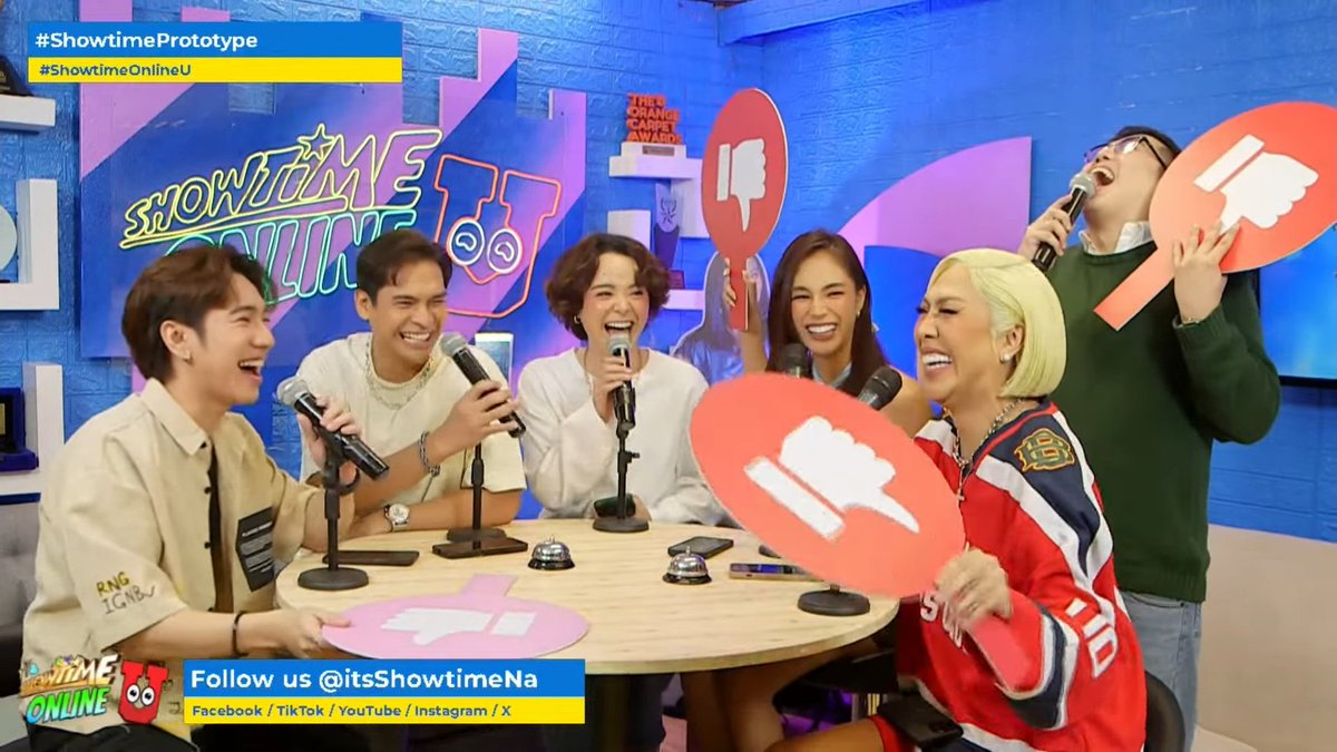 jmcarcoochie's tweet photo. At dumalaw pala si Meme sa #ShowtimeOnlineU at naki-#SplukInTheNameOfLove
Sa mga absent po ngayon, sensya na daw! 😁✌🏻
@wize_estabillo @JM_jmdc @sheenabofficial @zeahnestlepala @AnthonyKastilyo
#ShowtimePrototype
@itsShowtimeNa 💙💛🫶🏻🌈☀️ https://t.co/2FuM1bVtH0