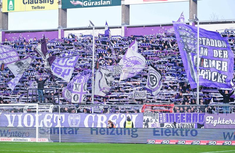 Während die Leistung der Profis in der Rückrunde schon historisch war, lieferten auch die VfL-Fans über die gesamte Saison hinweg eine herausragende Leistung ab. Am Ende kamen so viele Zuschauer wie noch nie an die Bremer Brücke.

👉vfl.de/zuschauerrekor… 

#vfl1899