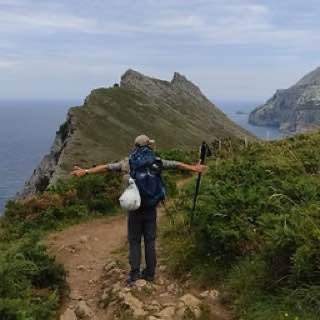 maman_noemie's tweet photo. Rencontre inspirante avec l'association Seuil qui redonne espoir et stabilité aux jeunes issus de l’ASE ou des milieux carcéraux à travers des parcours de marches de plusieurs mois. Leur travail pour aider les 14-17 ans à se reconstruire est essentiel ! 🙏🏻 

Les JAM de la zone Nord Est et Paris centre sont déterminés à soutenir ces initiatives qui changent des vies et permettent aux jeunes de retourner dans des parcours sains et stables. #Engagement #Solidarité #Jeunesse