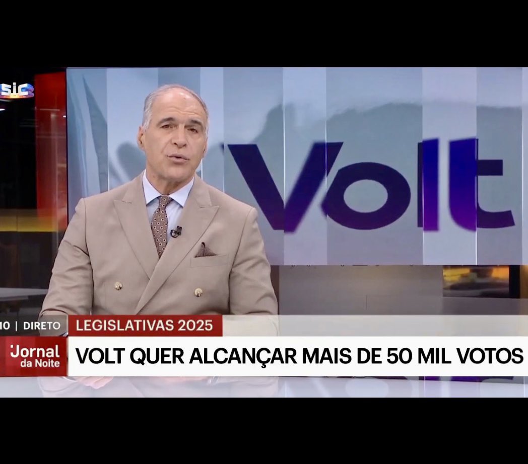Sabias que com 50.000 votos nacionais, mesmo sem eleger no teu distrito, o Volt receberia financiamento público? Isto seria um grande trampolim, colocando-nos em + pé de igualdade, para elegermos noutras eleições no teu distrito ou autarquia! 
Domingo, vota #Volt 🟣 #legislativas