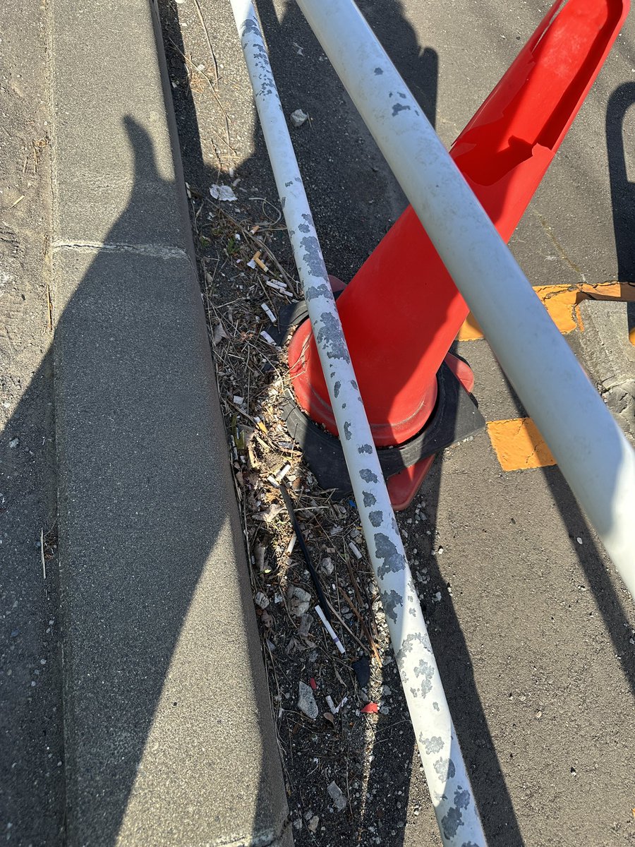 terumin_369's tweet image. 5/7〜毎日毎日運氣拾い🍀
タバコの吸殻128本。
累計1,304本。
明日は久しぶりのビーチクリーン⛱️
漂流物だらけの写真をアップします！
#CleanUpChallenge
#EcoWarrior
@cleanify_vet
#Vechain 
#VeBetterDAO
#continue_salon
#MeGo
#ゴミ拾い