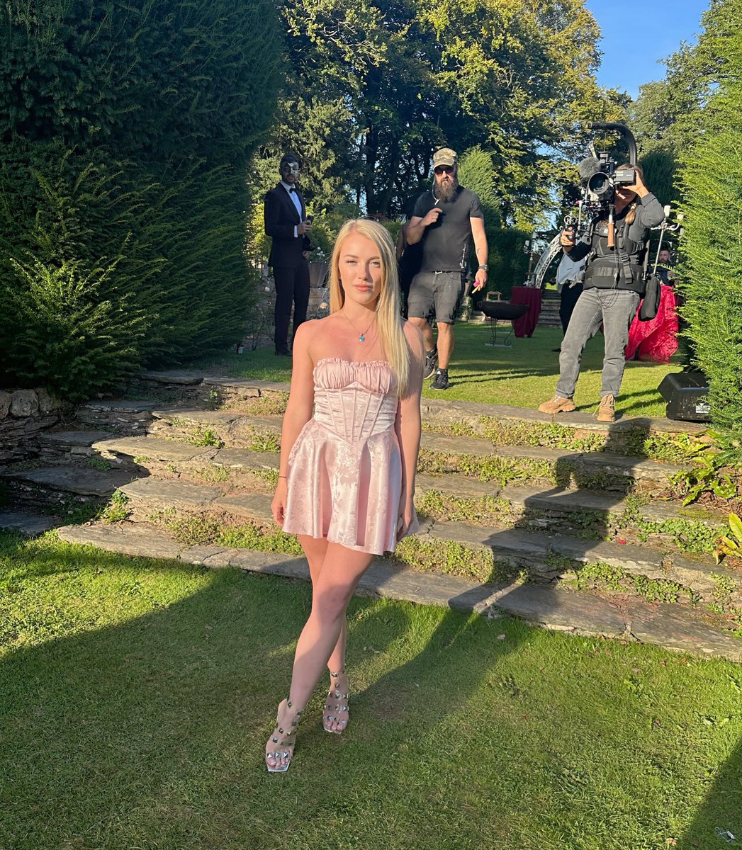 See you on telly at 10pm 🎬🎥
 <a href="/Channel4/">Channel 4</a> #openhouse