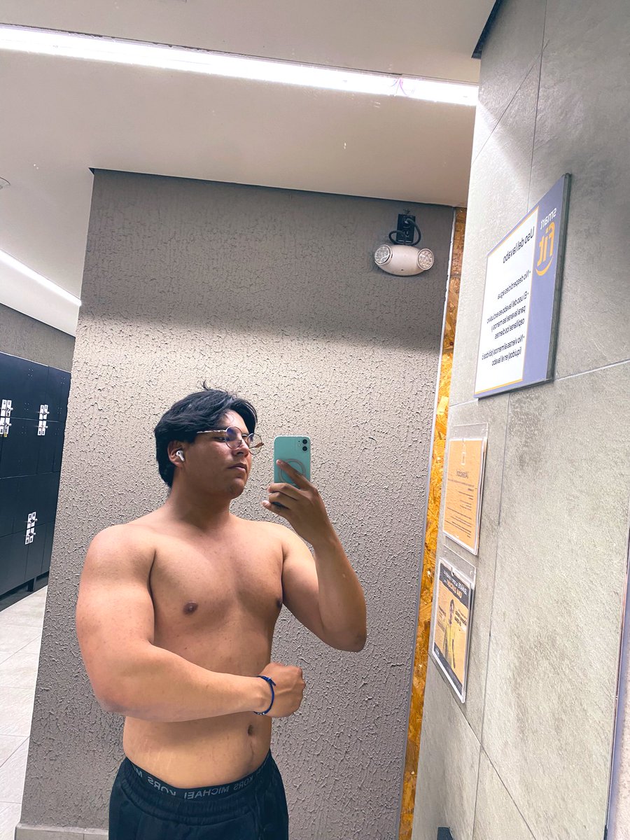 Fer412I's tweet photo. Hermano cada vez se nota más el gym https://t.co/DurP89IXpT