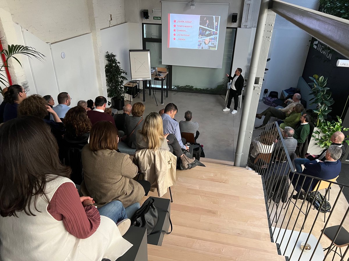 davidgilcoach's tweet photo. Gracias a @Montarelo y al espacio M25, fui el ponente ¡¡101!! de la #SunParty 🌞.
Inspirada en la “pink slip”, esta Sun Party transforma el desempleo en una oportunidad: networking, motivación y conexión para crecer profesionalmente. 💼✨ https://t.co/UDb5esotyO