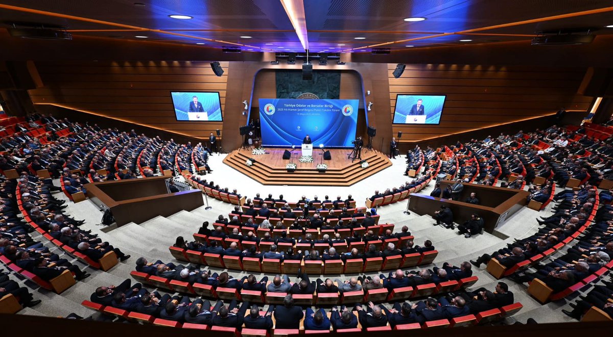 Türkiye Odalar ve Borsalar Birliği (TOBB) Başkanı Sn. M. Rifat Hisarcıklıoğlu’nun ev sahipliğinde; Cumhurbaşkanımız Sayın @rterdogan’ın katılımıyla TOBB Hizmet Şeref Belgesi ve Plaket Takdim Töreni’ni gerçekleştirildi. Haberin Devamı; mardintso.org.tr/haber/tobb-hiz…