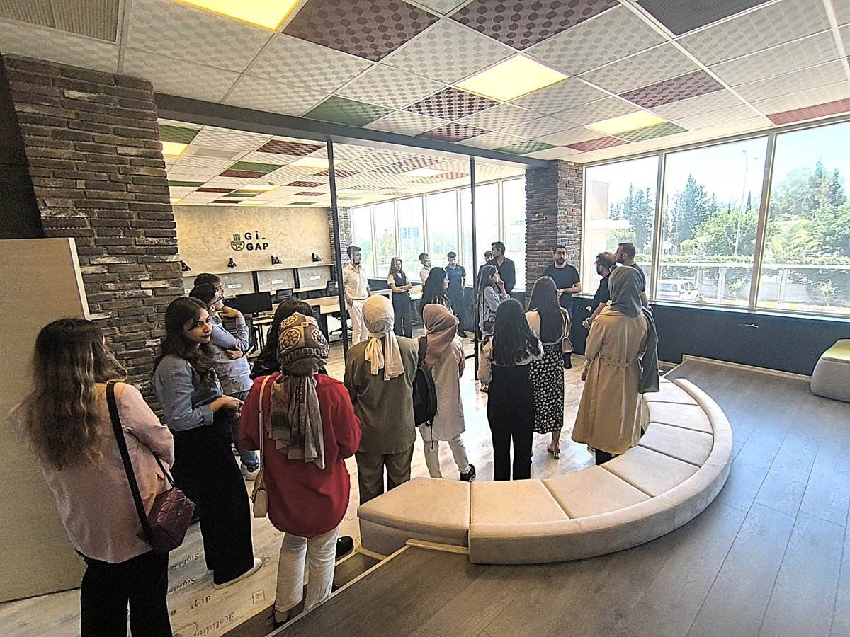 teknokenturfa's tweet photo. Harran Üniversitesi Siverek Meslek Yüksekokulumuz Bilgisayar Programcılığı Öğrencileri, Öğr. Gör. Dr. Mustafa ALPSÜLÜN eşliğinde Şanlıurfa Teknokentimizi ziyaret ettiler. Teknokentte yapılan çalışmalar ve girişimcilik hakkında, Proje Koordinatörümüz Bülent ÖRER’ den bilgi aldılar.

@hasansildak @mtahirgulluoglu @HatipogluHalil @NihatDenek @ProfDrCCevheri @ahmetilyas @gap_idaresi @Hasan_maral @Os_Oktay @mdoganyetim @serhatkrd @mehmetkayastb @zaferaydin27 @Yunuscolak2163 @abdurrahimtoru @serkanelmas @SiverekMYO @MustafaAlpsulun