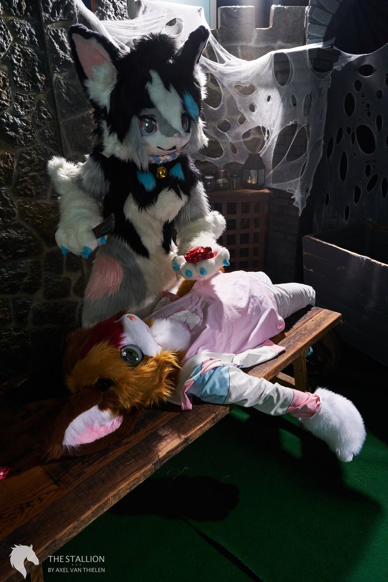 Oh no! <a href="/Vanela_01/">Vanela</a> stole my heart~

#FursuitFriday