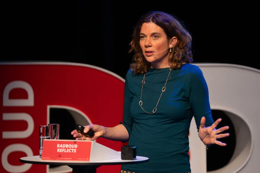 DondersInst's tweet image. 🧠 Zijn je hersengolven nog van jou?
Fleur Zeldenrust, Pim Haselager & Roel Heremans over neurotechnologie en mentale privacy bij Radboud Reflects.
🎥 Kijk terug of luister de podcast:
ru.nl/services/sport…
#neurotechnologie #privacy