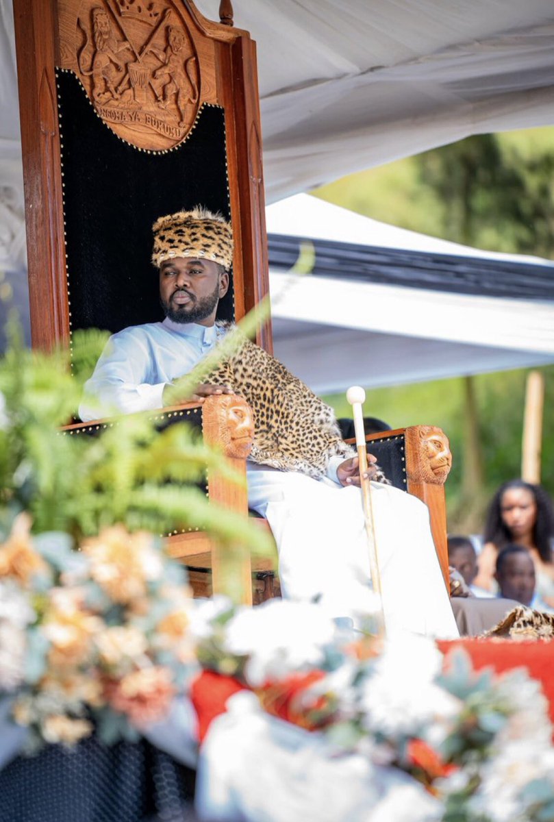 𝐀𝐅𝐂/𝐌𝟐𝟑 𝐆𝐚𝐥𝐥𝐞𝐫𝐲 (@kivurepublic) on Twitter photo Amahirwe masa kuri <a href="/KahembeIV/">Mwami Butsitsi Kahembe IV Isaac</a> abaturage turagukunda nk’ibisanzwe rubanda twifuza ubumwe, amahoro n’ubukungu ndetse n’umutekano !
Ubundi njye ndifuza gusogongera kunzoga yibukuru kuko nubundi ndi Rubanda rw’umwami …! Amahirwe masa kuri <a href="/KahembeIV/">Mwami Butsitsi Kahembe IV Isaac</a> abaturage turagukunda nk’ibisanzwe rubanda twifuza ubumwe, amahoro n’ubukungu ndetse n’umutekano !
Ubundi njye ndifuza gusogongera kunzoga yibukuru kuko nubundi ndi Rubanda rw’umwami …!