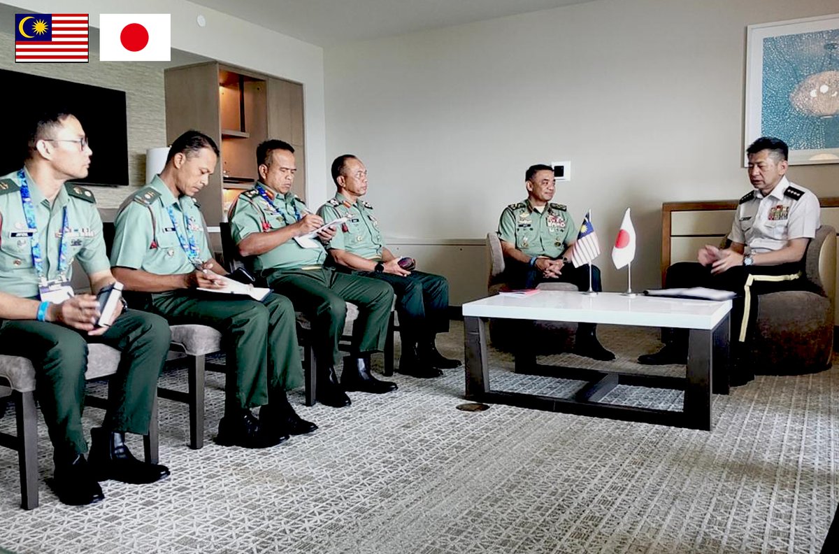 JGSDF_pr's tweet photo. 🇸🇬🇨🇦🇲🇾🇺🇸🇯🇵森下陸上幕僚長は、5月14日、太平洋地上軍シンポジウム(#LANPAC)において、ツァイ・シンガポール陸軍司令官、ライト・カナダ陸軍司令官、グリン米太平洋海兵隊司令官、ムハンマド・マレーシア陸軍司令官及びヒルバート米第11空挺師団長との懇談を行いました。
#陸上自衛隊 は、インド太平洋地域の平和と安定、繁栄のため、引き続き、各国陸軍種トップとの関係強化を通じ、同盟国・同志国との連携を推進してまいります。🇸🇬🇨🇦🇲🇾🇺🇸🇯🇵