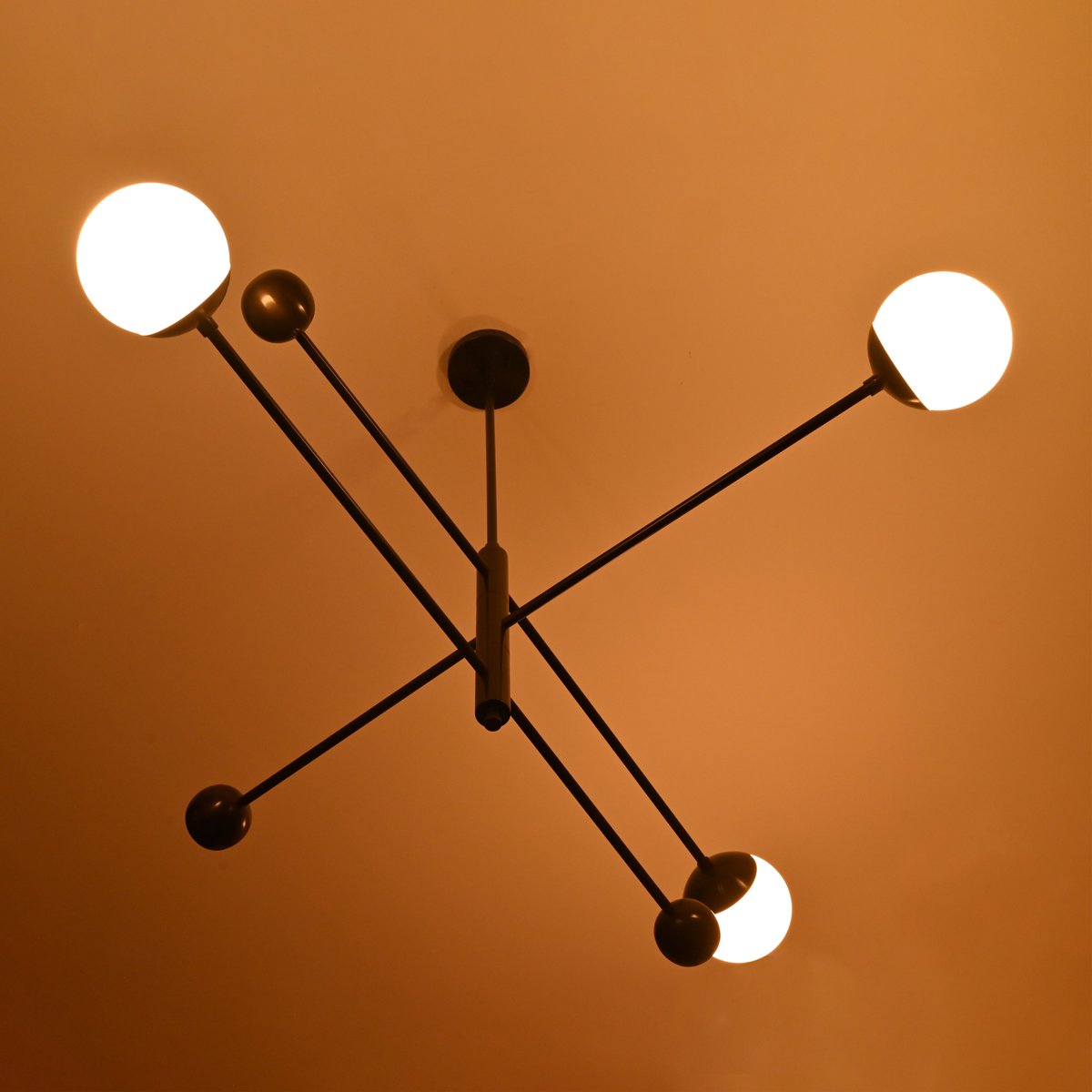 BrassLeafStudio's tweet photo. Orbit Balance Chandelier by Brass Leaf Studio
https://t.co/OdfcilESzn
🖤 51” wide
��� Opal glass globes
🏠 Perfect for living, dining &amp; creative spaces

#LightingDesign #ModernInteriors #BrassLeafStudio #HomeDecor https://t.co/vI1NHus87F