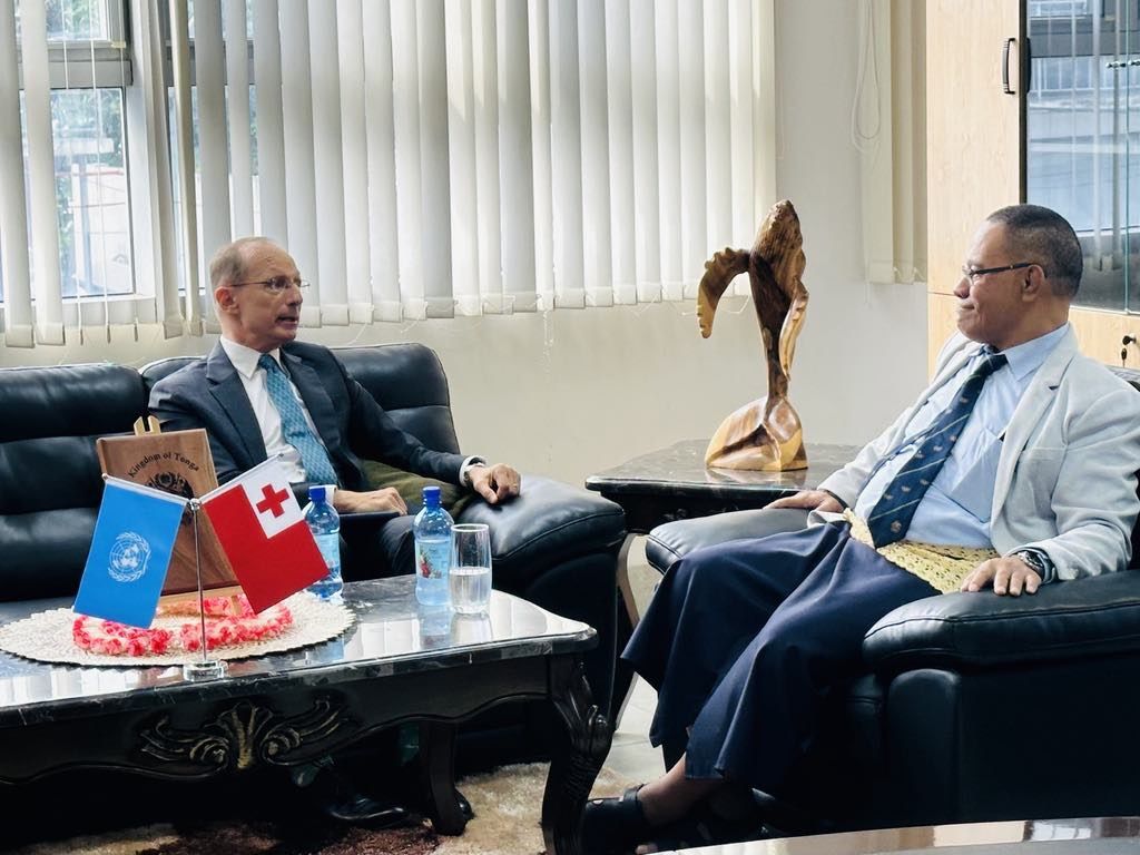 C_Bahuet's tweet image. In Tonga 🇹🇴! Meeting with Minister of Climate Change & Directors. #UNDP & the Ministry have a strong portfolio for coastal adaptation, lagoon restoration & water management.@UNDP_Pacific & our team in 🇹🇴 will support implementation to deliver results for the people.