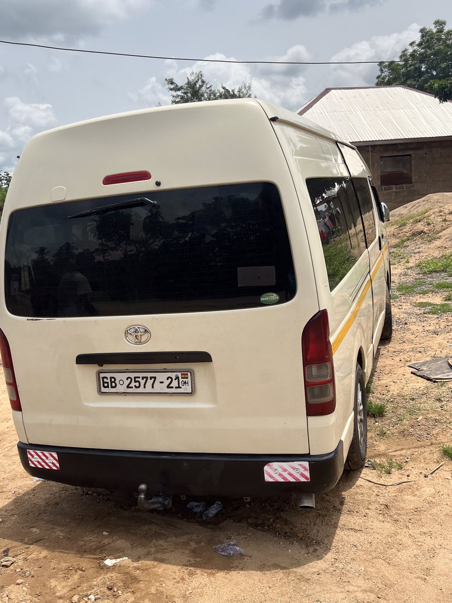pappeadu's tweet photo. @OfficialBigkay FOR SALE
Toyota Hiace 
2013 model 
Automatic transmission 
14 seater 
Alloy wheels 
Working AC 

0542897356 / 0535740467 https://t.co/jcdN639bhC