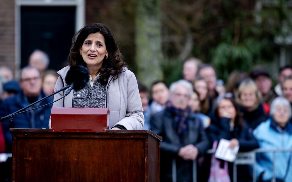 Sheila Sitalsing schrijft „handboek voor het doorbreken van zwijgen en schaamte” dlvr.it/TKp655