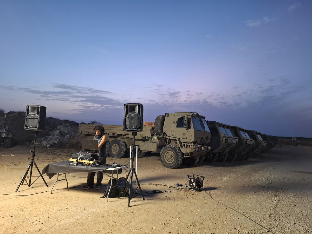 MelanieLacide's tweet image. I have started this week in the Gaza envelope with Operation Gratitude. We provided food, comfort and a break from the horrors of the war to young IDF soldiers defending the right of a democratic state to live in peace and security. May they stay safe and be back home soon.